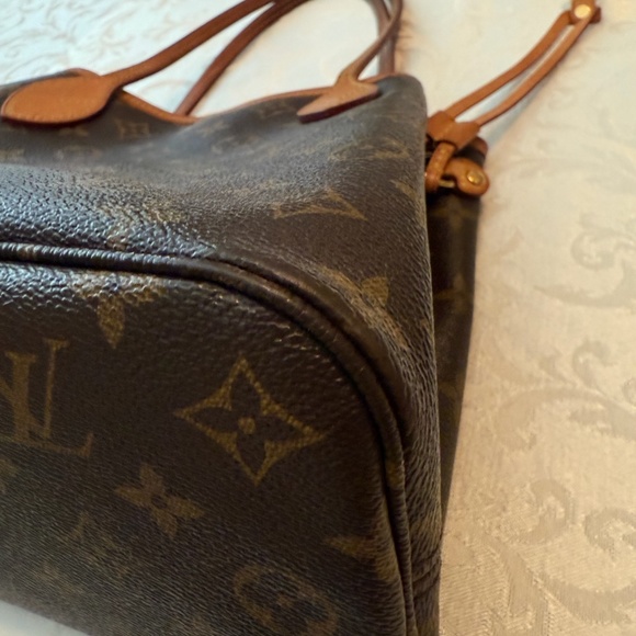 Louis Vuitton PM Neverfell - Picture 8 of 14